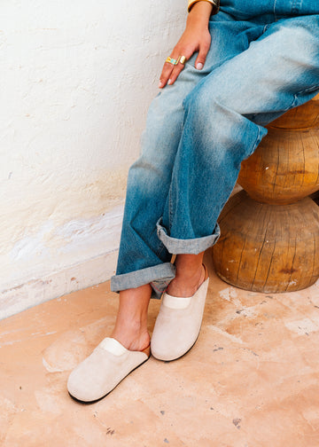 Premium Suede Clogs - beige