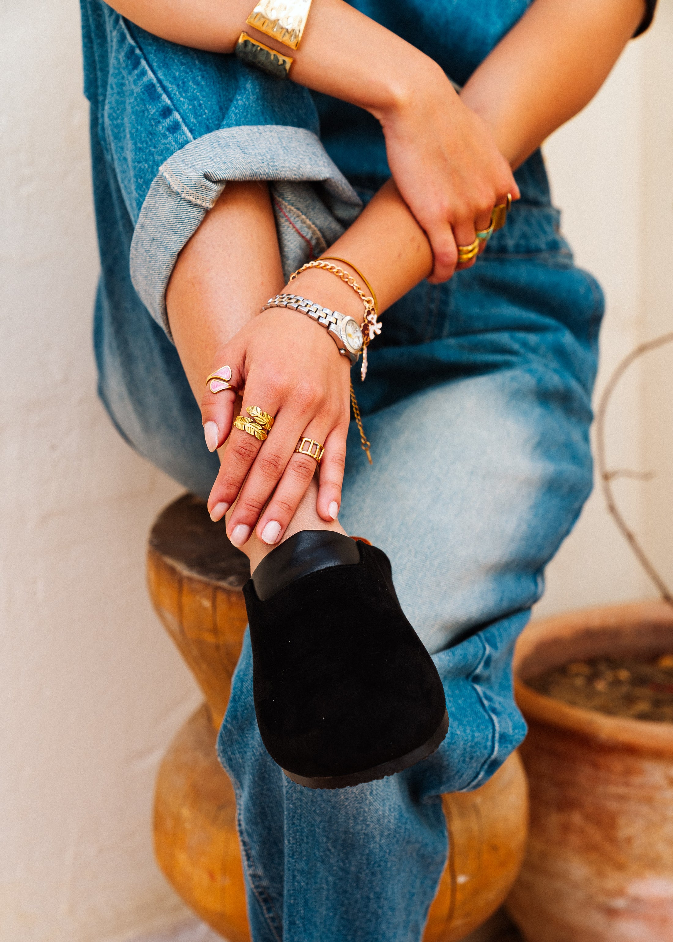 Premium Suede Clogs - black