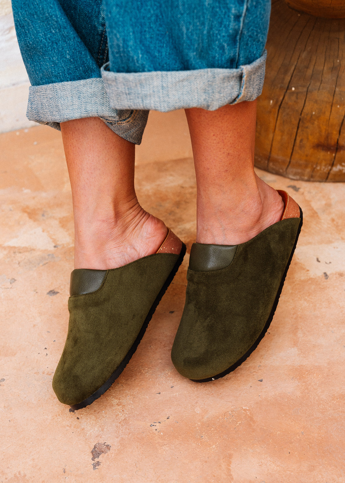 Premium Suede Clogs - olive
