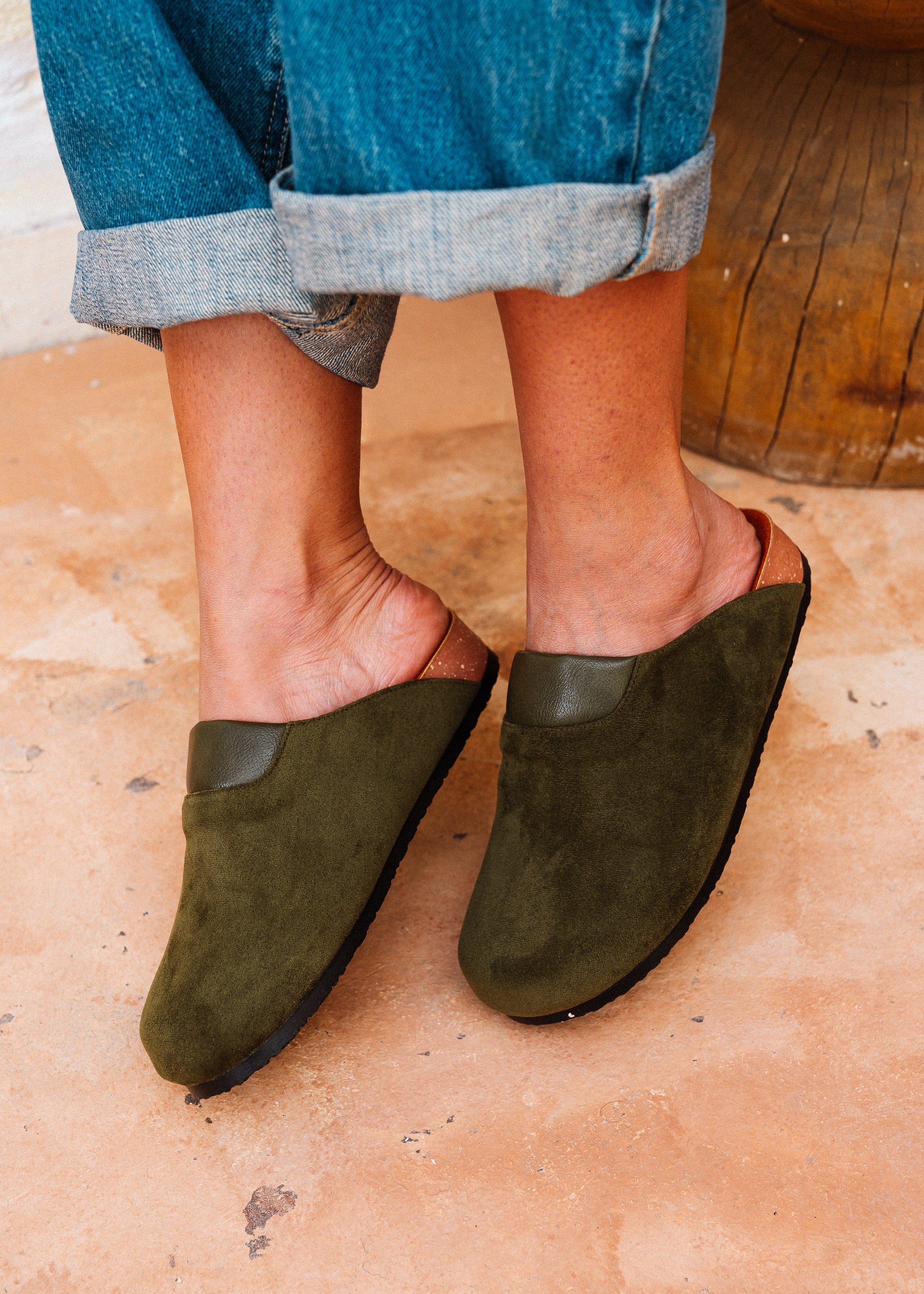 Premium Suede Clogs - olive