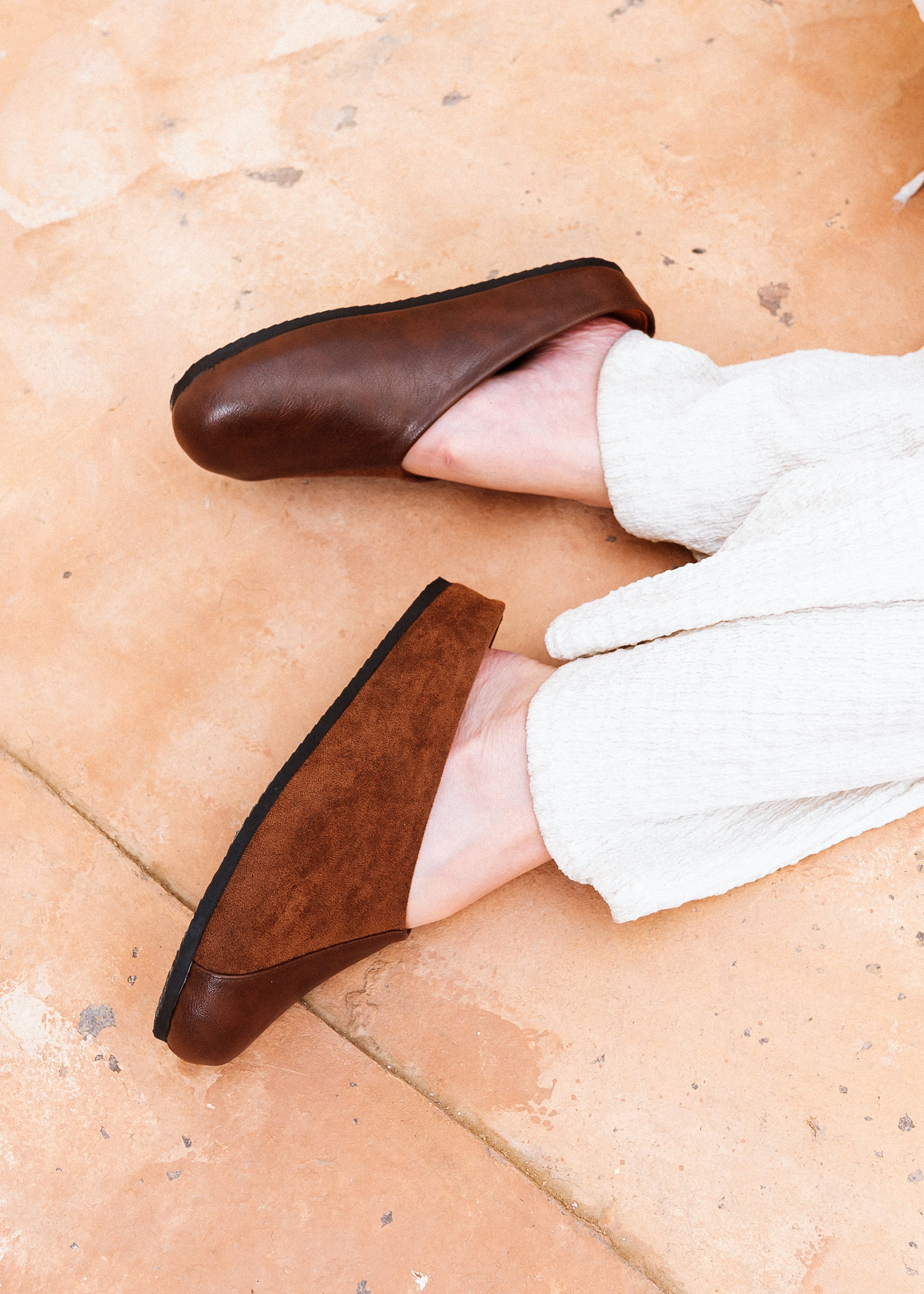 Mixed-Texture Minimalist Clogs - brown