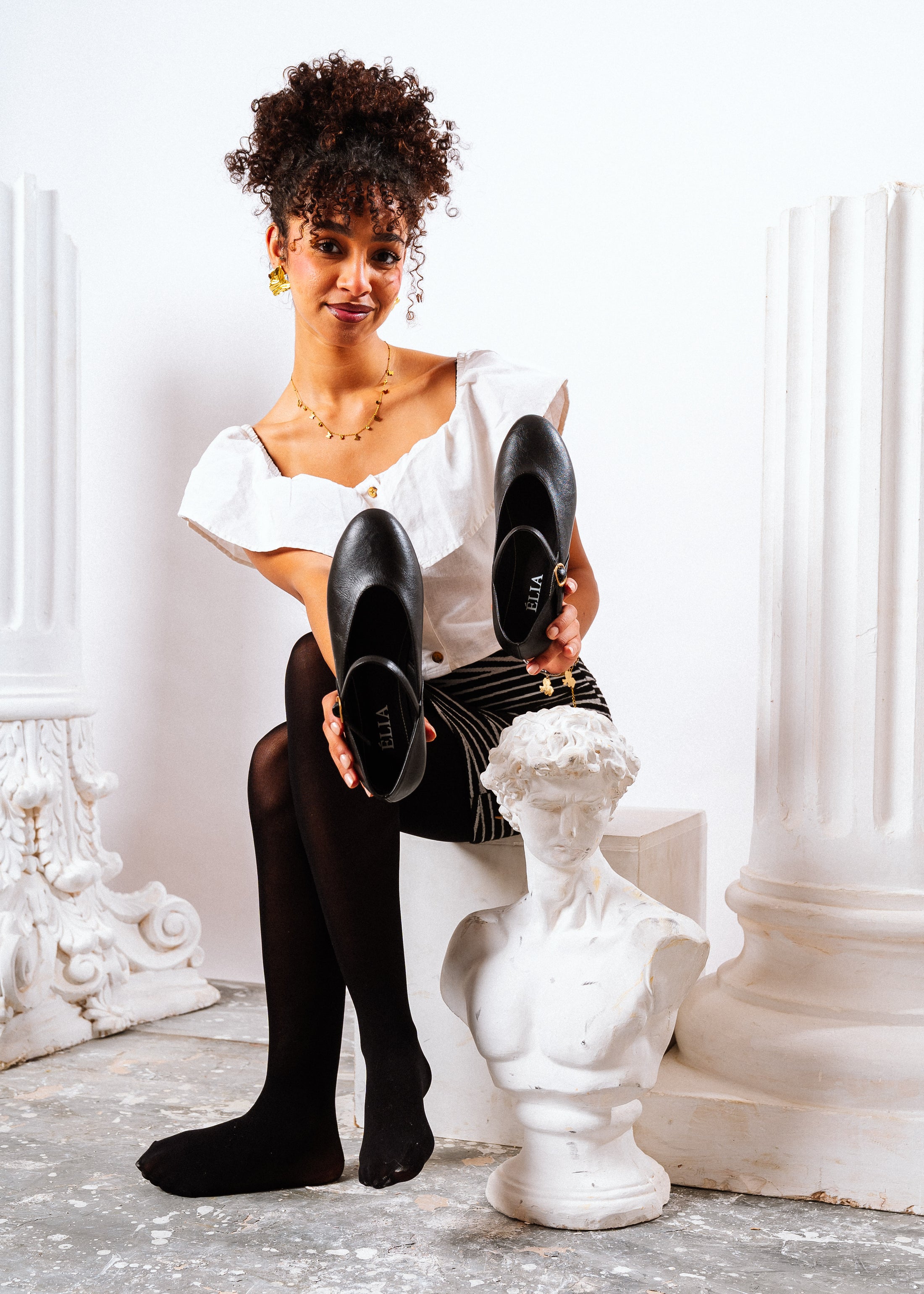 Essential Round-Toe Flats - black