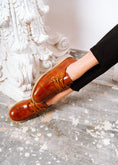 Load image into Gallery viewer, Classic Everyday Oxford Flats - camel
