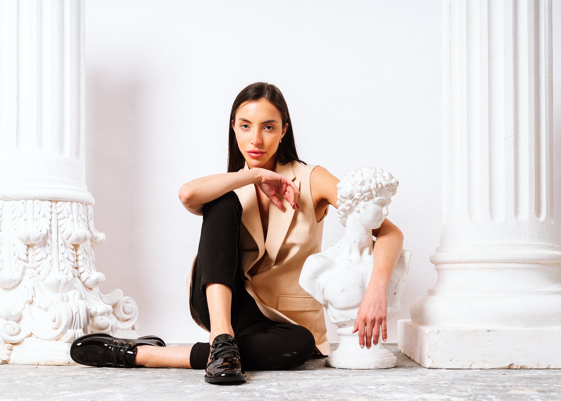 Classic High-Shine Flat Shoes - black