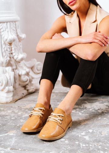 Glossy Alligator Effect Lace-Up Flat - cafe