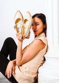 Load image into Gallery viewer, Square-Tip Pointed Flats - beige
