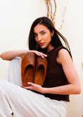 Load image into Gallery viewer, Mixed-Texture Minimalist Clogs - camel
