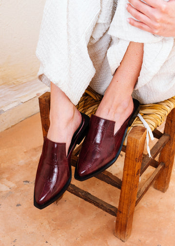 Croc-Embossed Pointed-Toe Mules - maroon