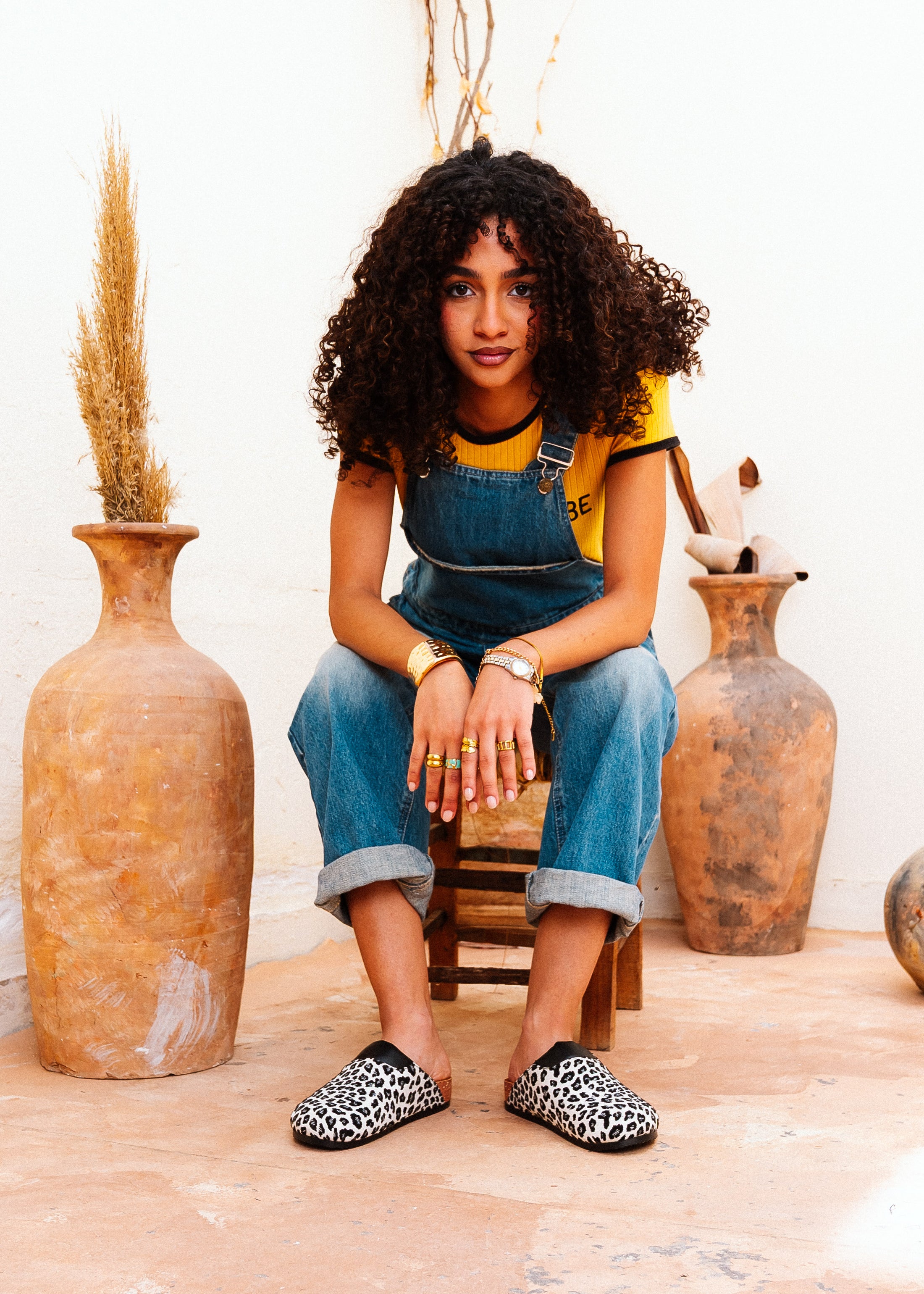 Textured Animal Pattern Clogs - black