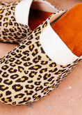 Load image into Gallery viewer, Textured Animal Pattern Clogs - beige

