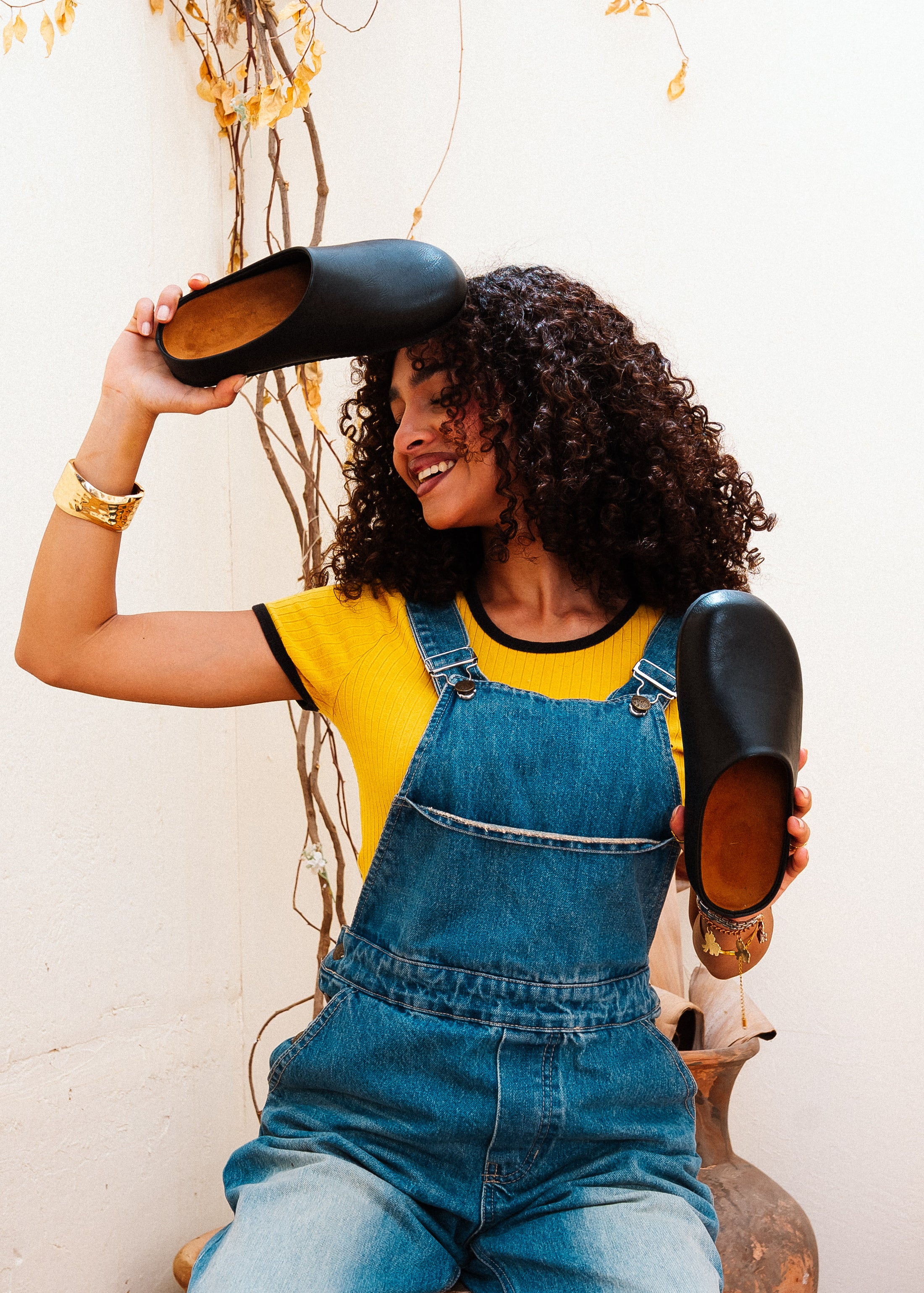 Essential Rounded-Toe Clogs - black