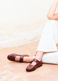 Load image into Gallery viewer, Glossy Croc-Effect Strap Flats - maroon
