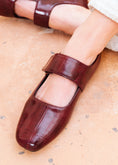 Load image into Gallery viewer, Glossy Croc-Effect Strap Flats - maroon
