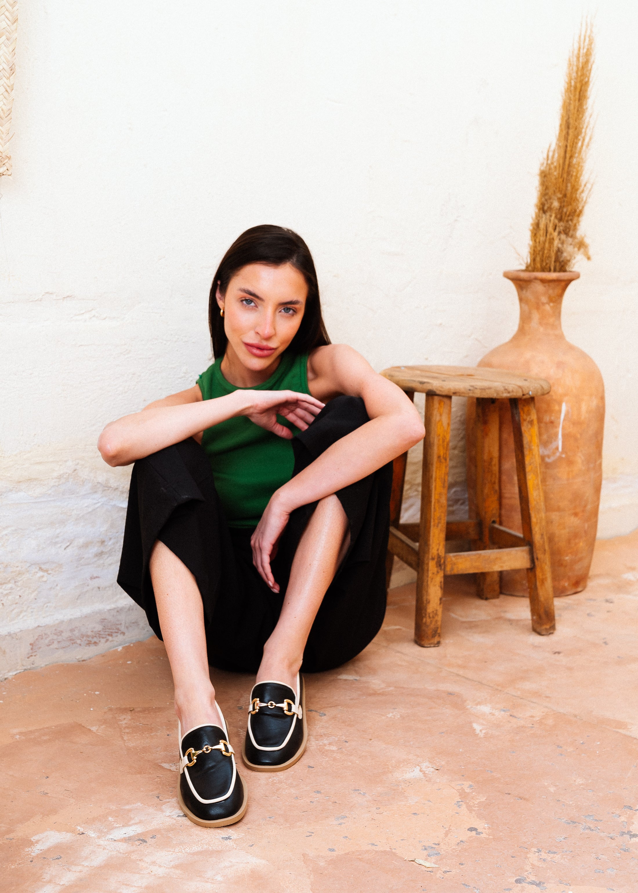 Sophisticated Trimmed Flats - black
