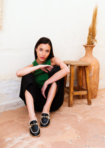 Sophisticated Trimmed Flats - black