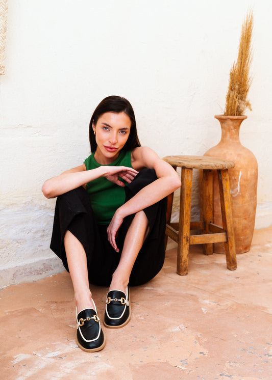 Sophisticated Trimmed Flats - black