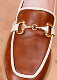 Load image into Gallery viewer, Sophisticated Trimmed Flats - camel
