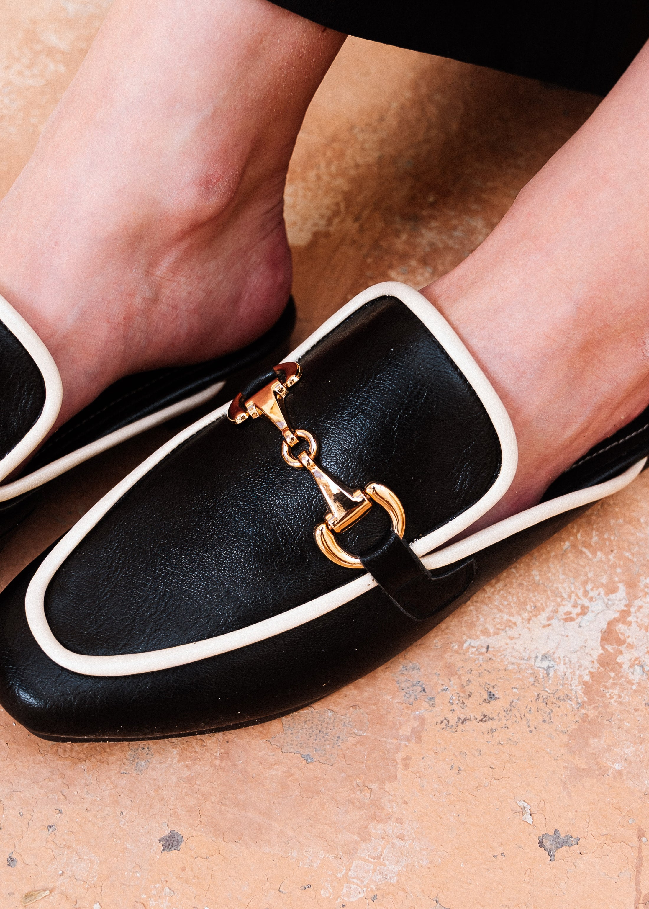 The Elia Essential Mule - black