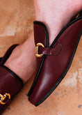Load image into Gallery viewer, The Elia Essential Mule - maroon
