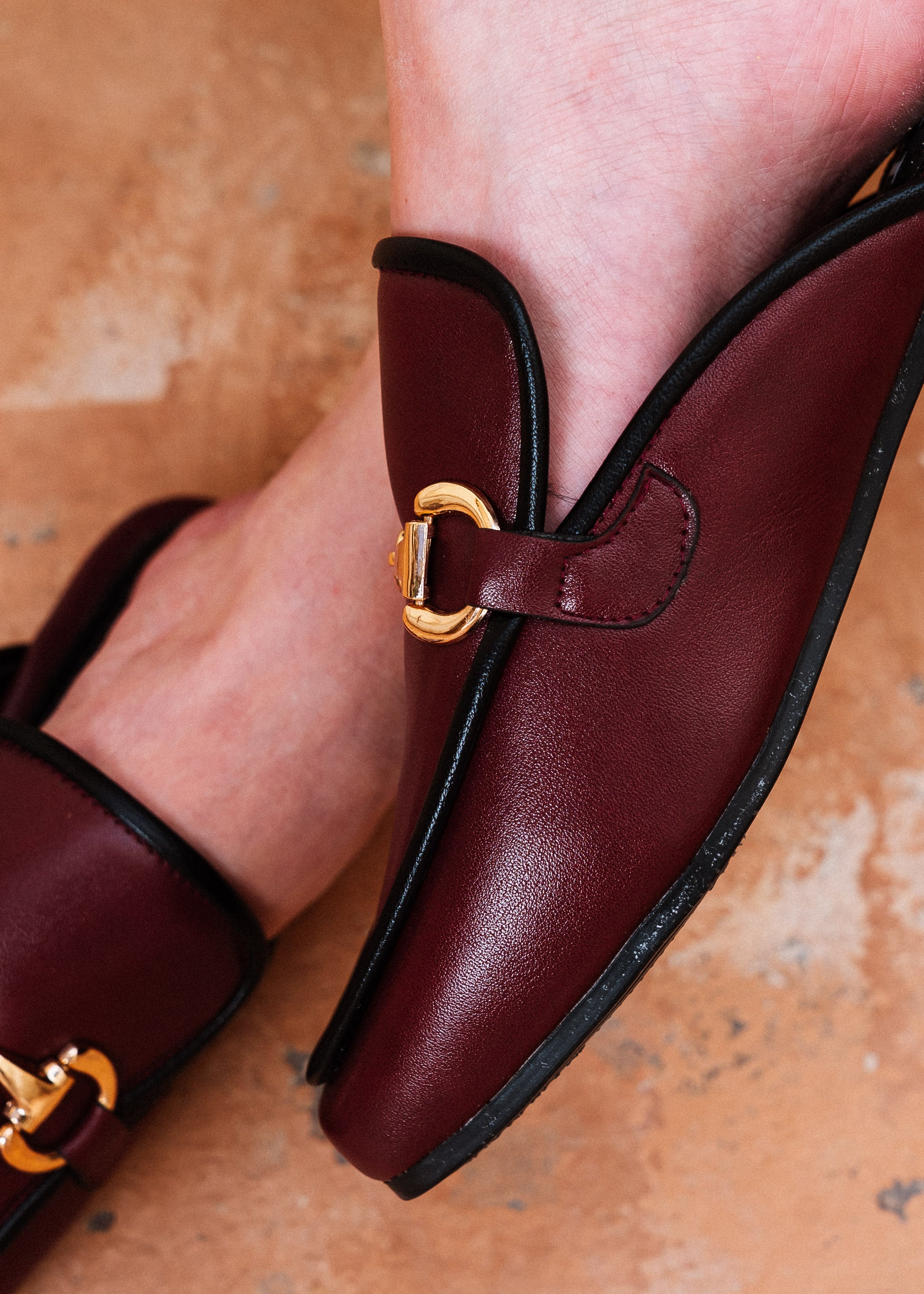 The Elia Essential Mule - maroon