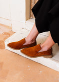 Load image into Gallery viewer, Minimalist Suede Side-Slit Flats - camel

