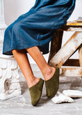 Load image into Gallery viewer, Minimalist Rounded-Toe Clogs - olive
