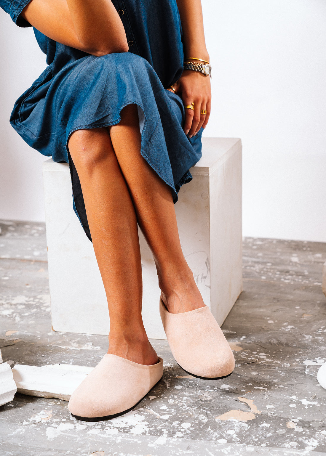 Minimalist Rounded-Toe Clogs - powder pink