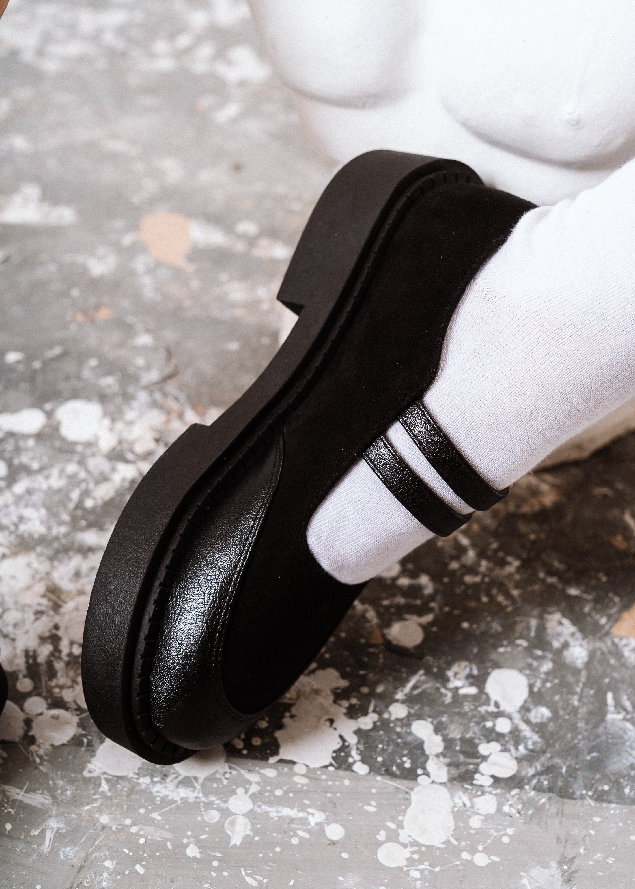 Dual-Strap Chunky Mary Loafers - black