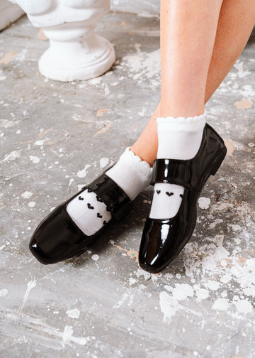 Wide-Strap Glossy Comfort Flats - black