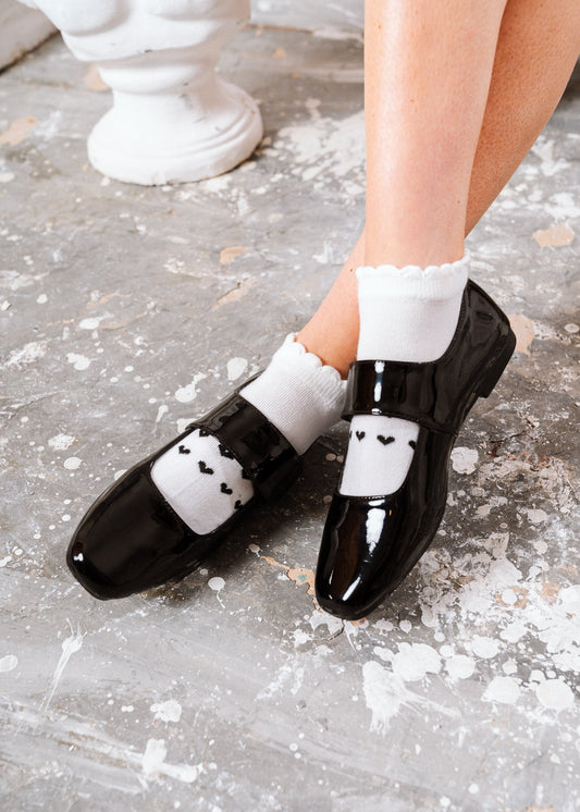 Wide-Strap Glossy Comfort Flats - black