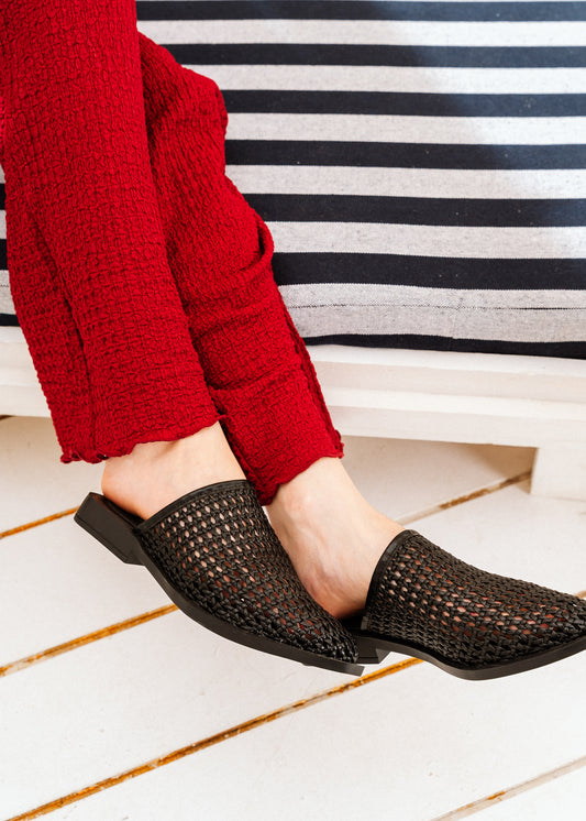 Intricate Woven Flat Mules - black