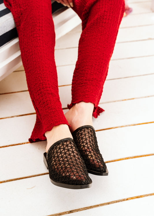 Geometric Mesh Mules - black