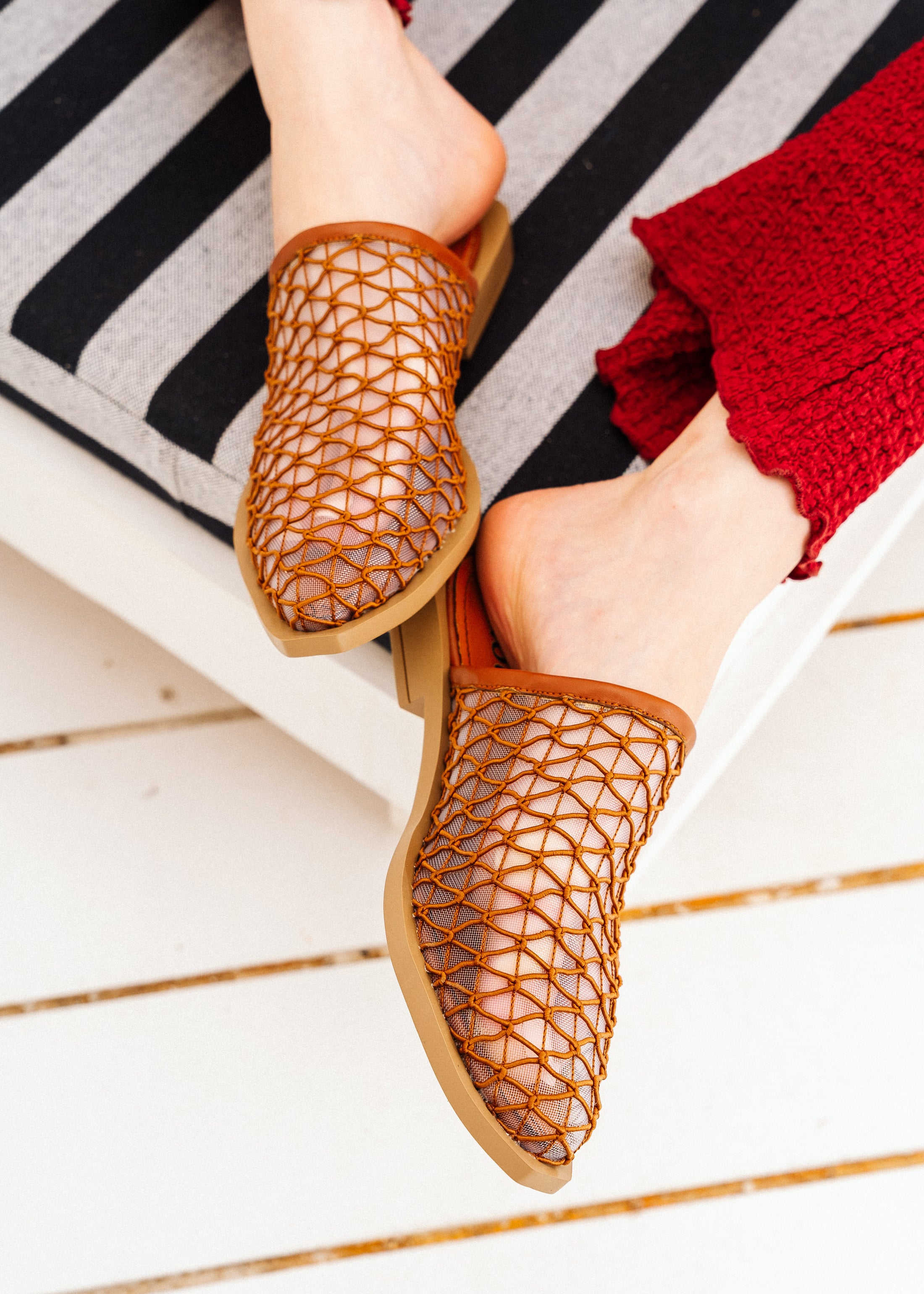 Geometric Mesh Mules - camel