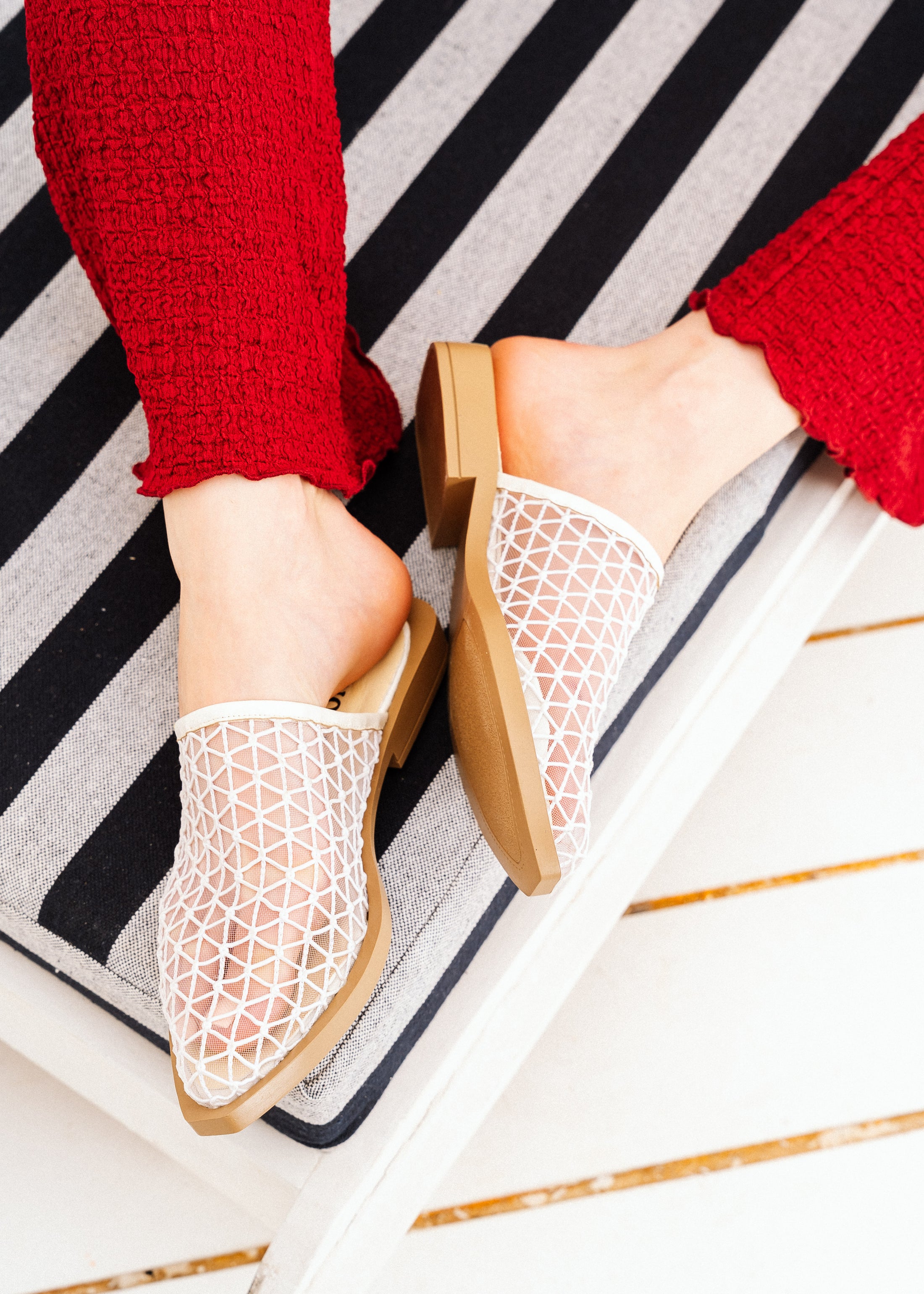 Geometric Mesh Mules - white