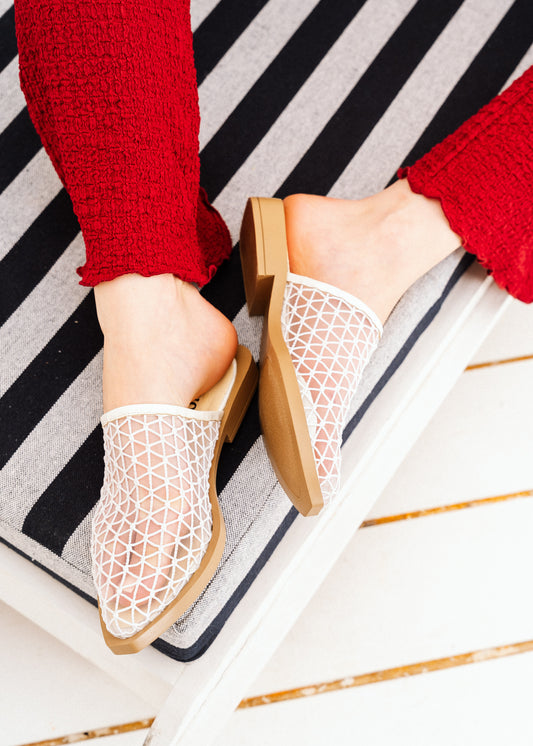Geometric Mesh Mules - white
