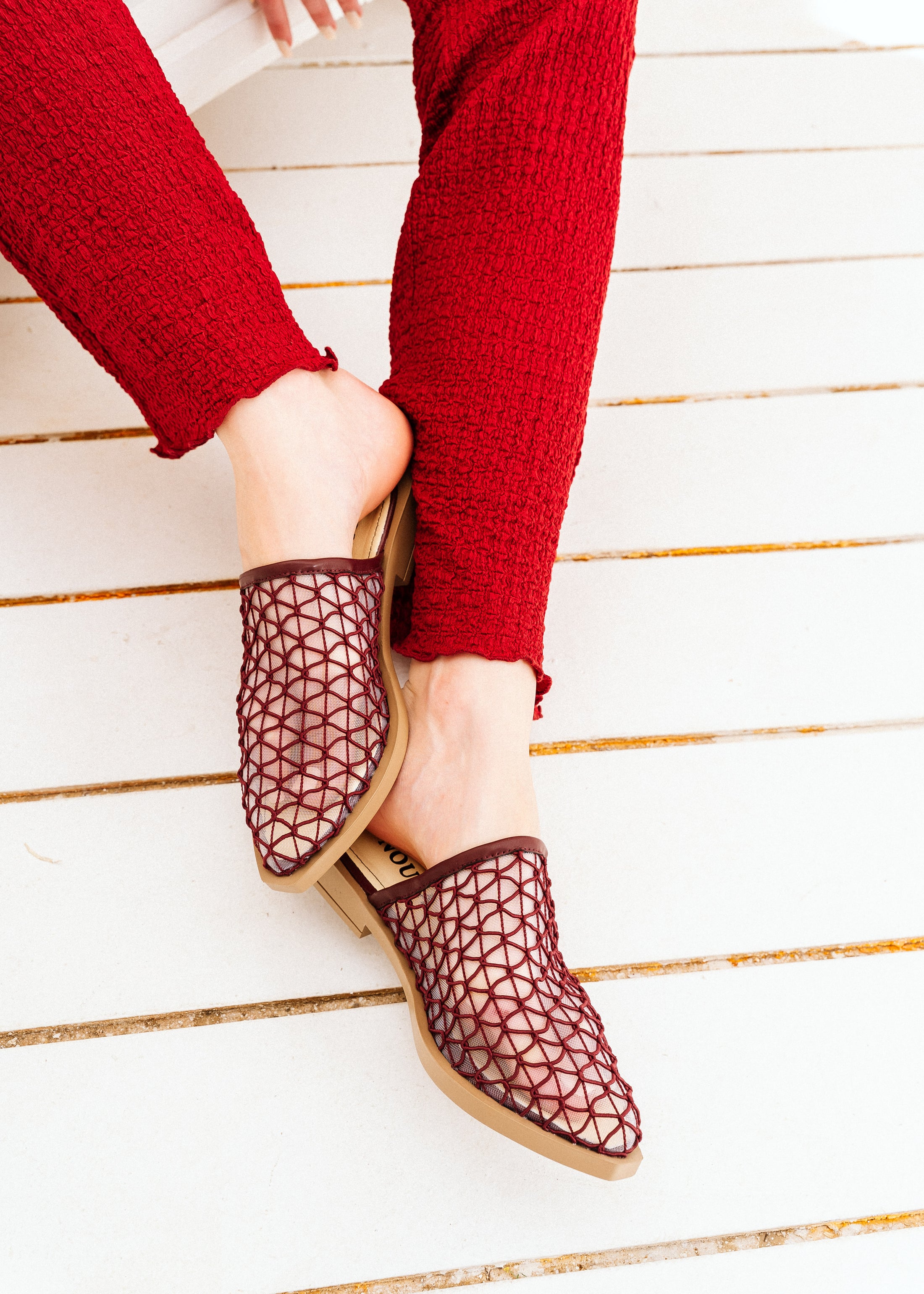 Geometric Mesh Mules - maroon