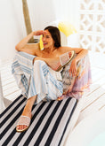 Load image into Gallery viewer, Geometric Mesh Studded Slides - white
