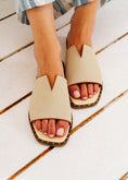 Load image into Gallery viewer, The Riviera V-Cut Slide - beige
