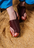 Load image into Gallery viewer, Comfort Slingback Slides - maroon
