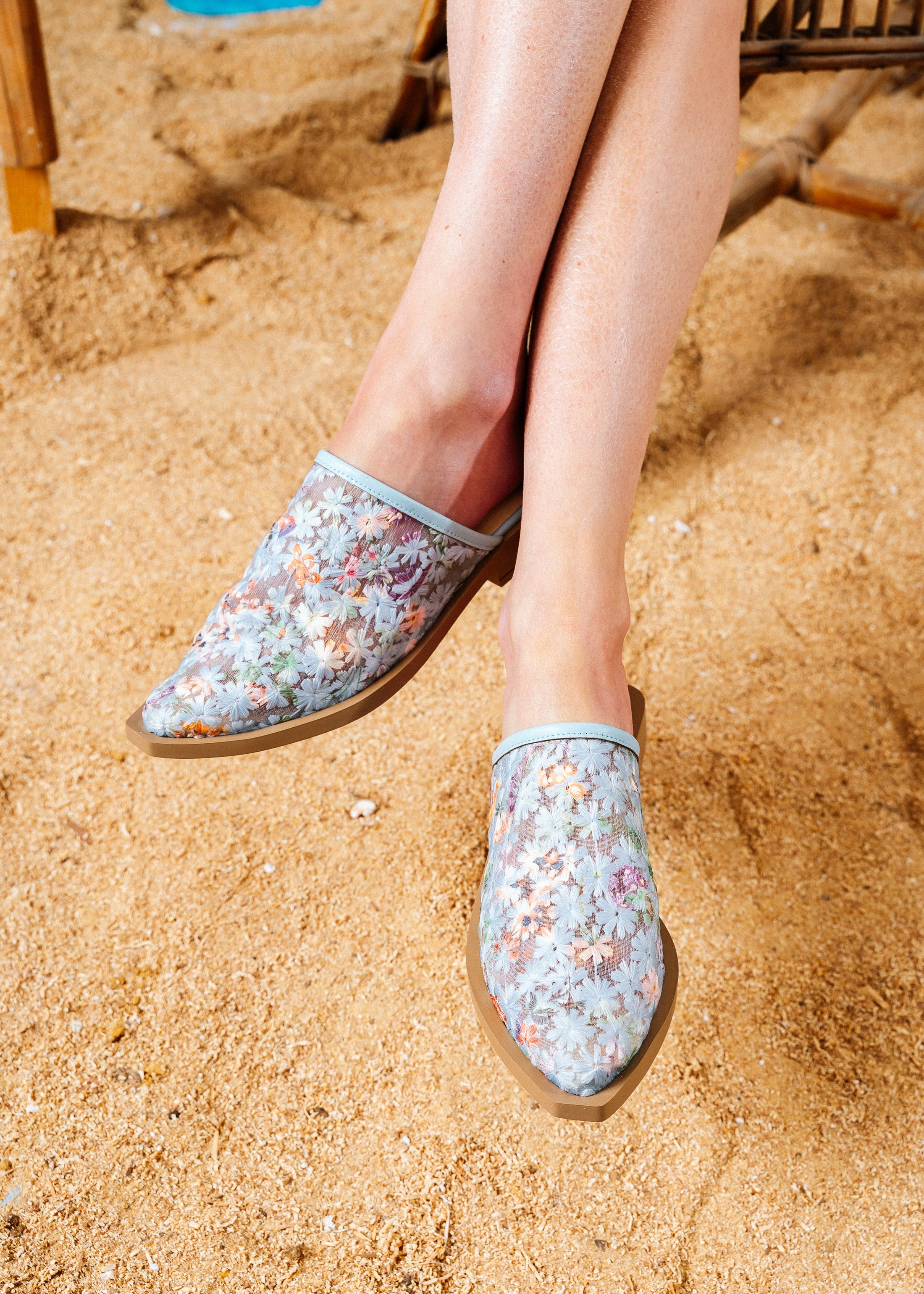 Tapestry Floral Pointed Slides - blue