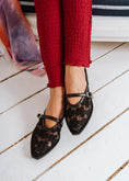 Load image into Gallery viewer, Romantic Floral Pointed Mules -  black

