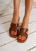 Load image into Gallery viewer, Two-Tone Studded Slide - camel
