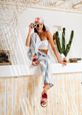 Load image into Gallery viewer, Wave Strap Toe-Loop Slides - maroon
