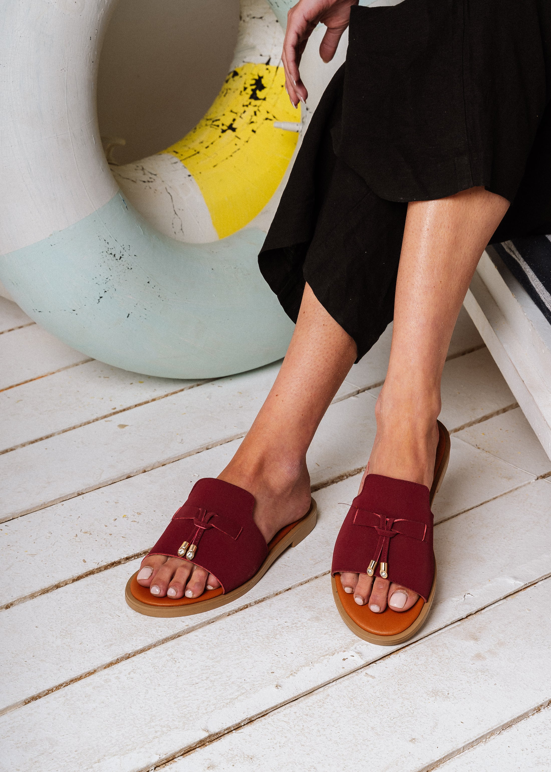 Elegant Open-Toe Flat Slides - maroon