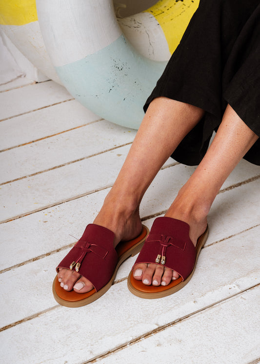 Elegant Open-Toe Flat Slides - maroon