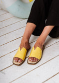 Load image into Gallery viewer, Sleek V-Cut Square Slides - yellow
