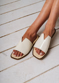 Load image into Gallery viewer, Sleek V-Cut Square Slides - beige
