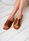Load image into Gallery viewer, V-Cut Open-Toe Flat Slides- camel
