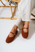 Load image into Gallery viewer, The Basket-Weave Flat -  camel
