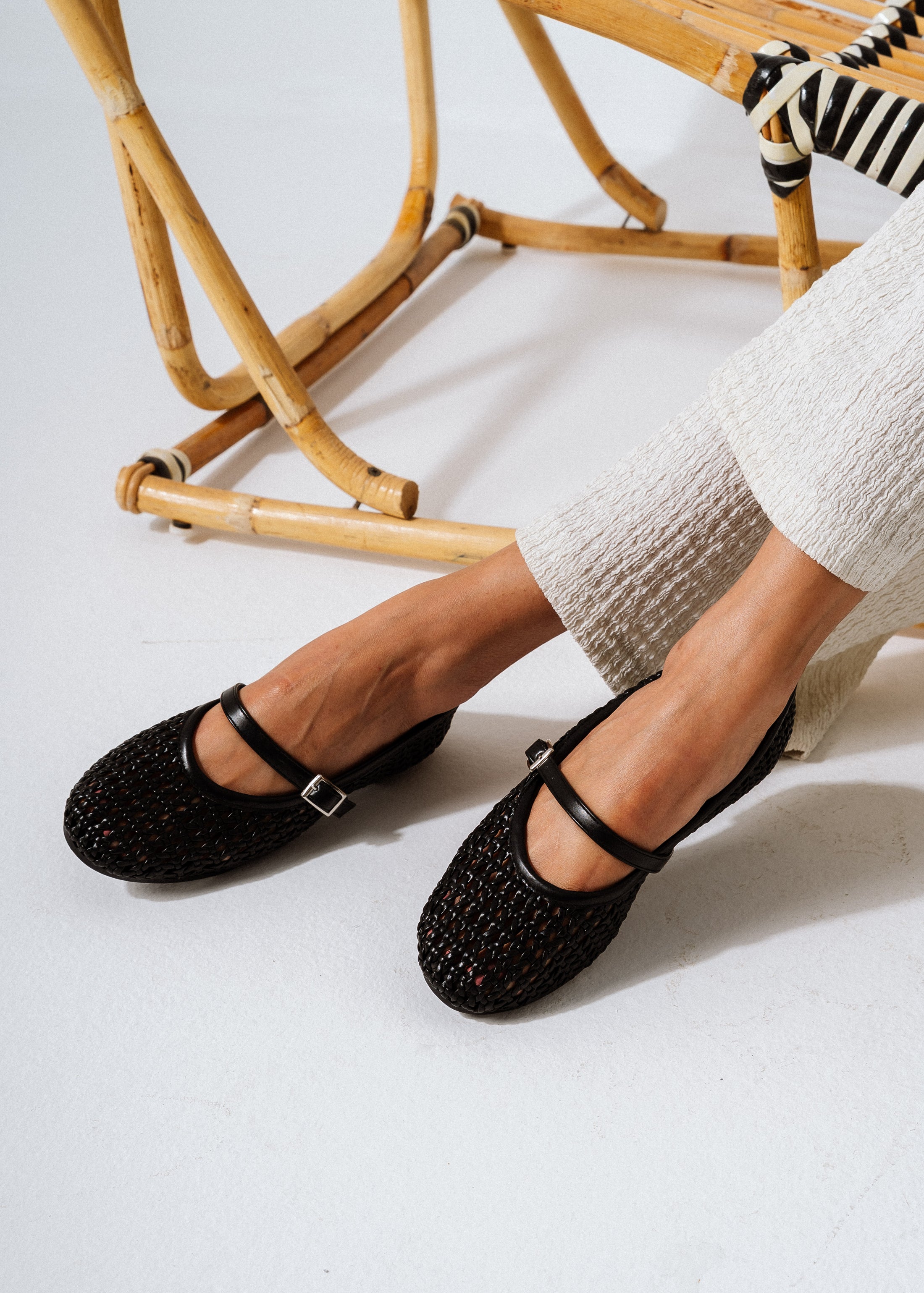 The Basket-Weave Flat -  black